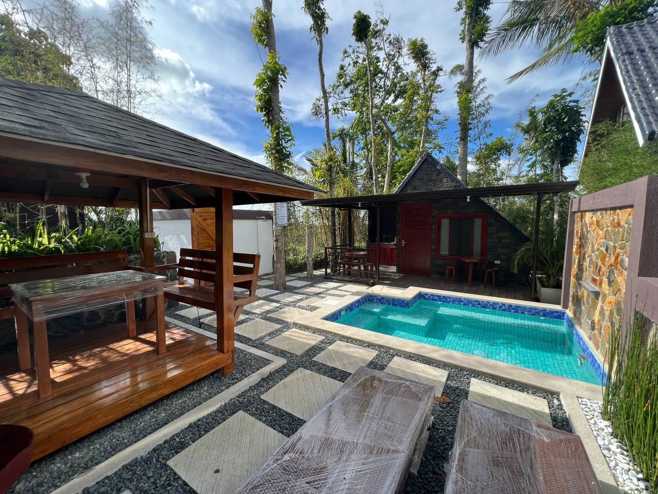 Pool Cabin